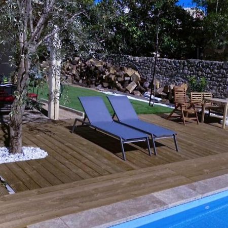 Velodrome F4 Dans Villa 5 Lits Parking Et Piscine Partagee Marseille Bagian luar foto