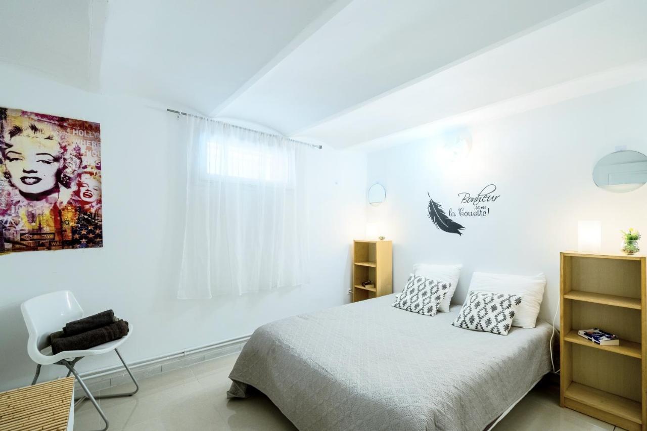 Velodrome F4 Dans Villa 5 Lits Parking Et Piscine Partagee Marseille Bagian luar foto
