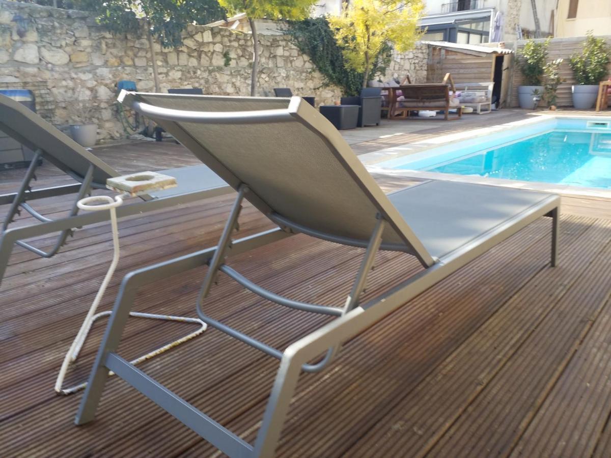 Velodrome F4 Dans Villa 5 Lits Parking Et Piscine Partagee Marseille Bagian luar foto